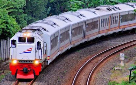 インドネシア長距離鉄道網の拡大:1,000km超の路線が生活と経済をつなぐ