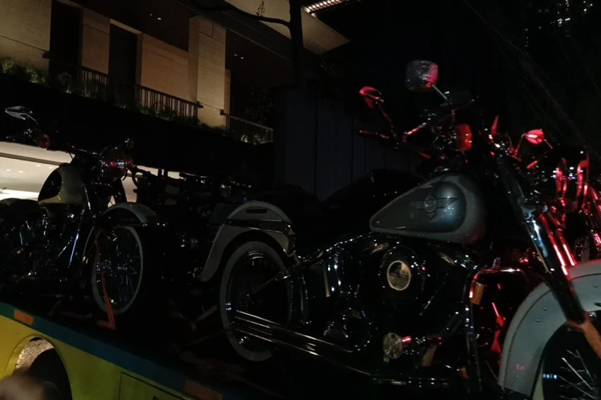 KPK Seizes Luxury Bikes, Cars, and Bicycles After Raiding Silmy Karim's Residence