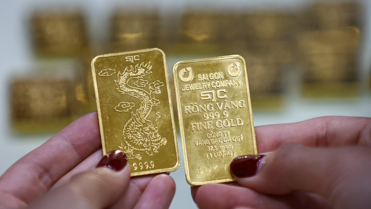 Vietnam Gold Prices Decline Despite Global Surge