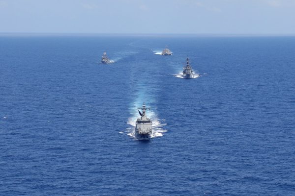 米同盟国、中国の海洋進出に「島鎖論」で対抗