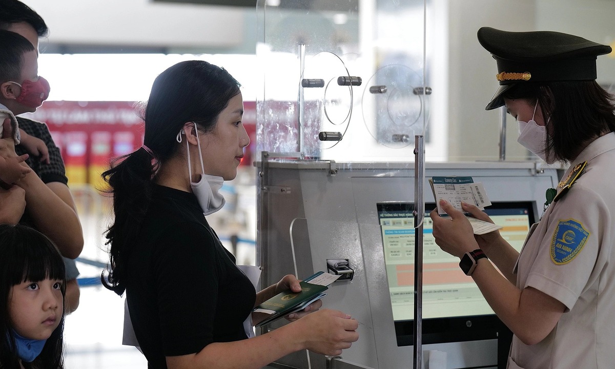 Vietnam Mandates Airline Refunds for Long Flight Delays Starting July