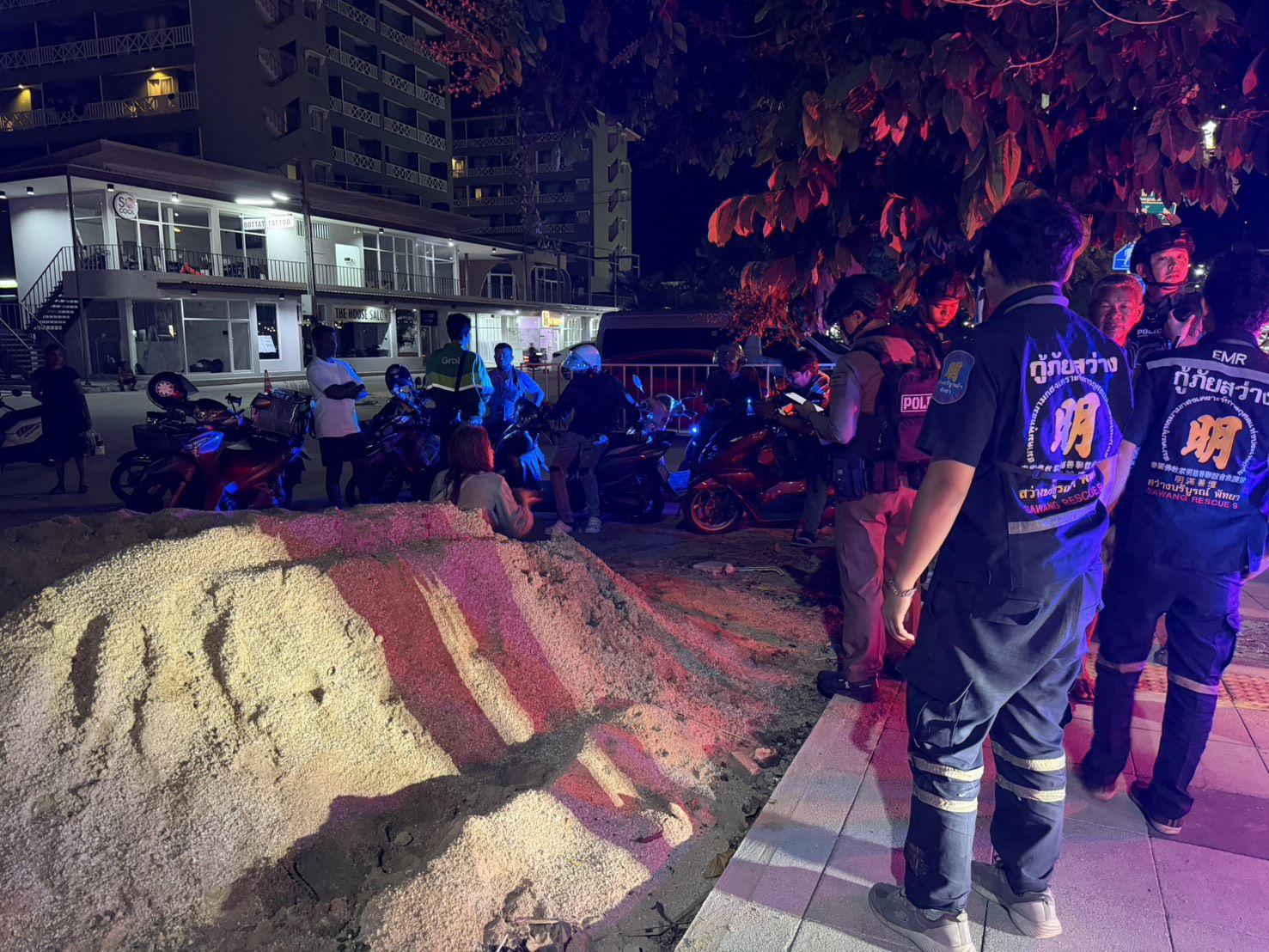 Pattaya Police and Rescuers Assist Distressed Young Woman on South Pattaya Road