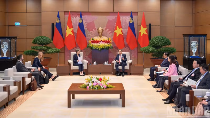Vietnam NA Chairman Meets Liechtenstein PM, FTA Signed