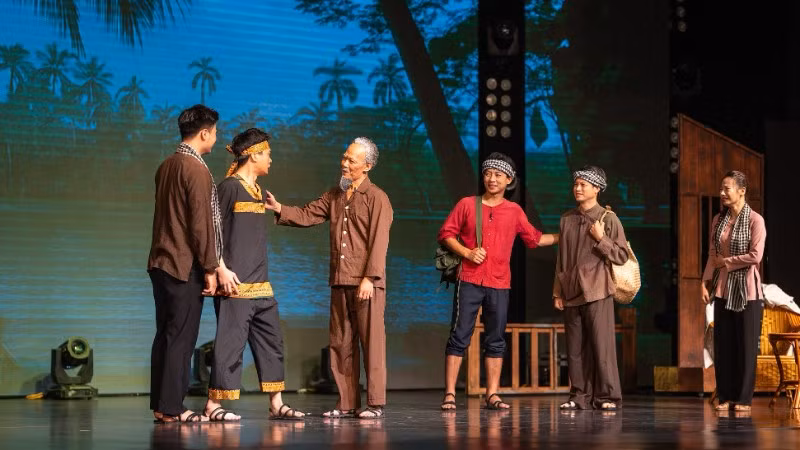 Artistic Programs Honoring Ho Chi Minh Evoke Deep Emotion Among Vietnamese Public
