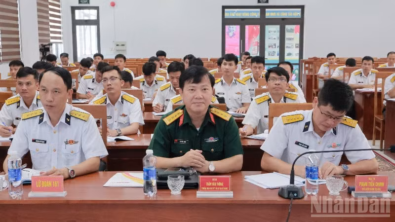 Vietnam Navy Enhances Information and Propaganda Skills for Officers and Staff