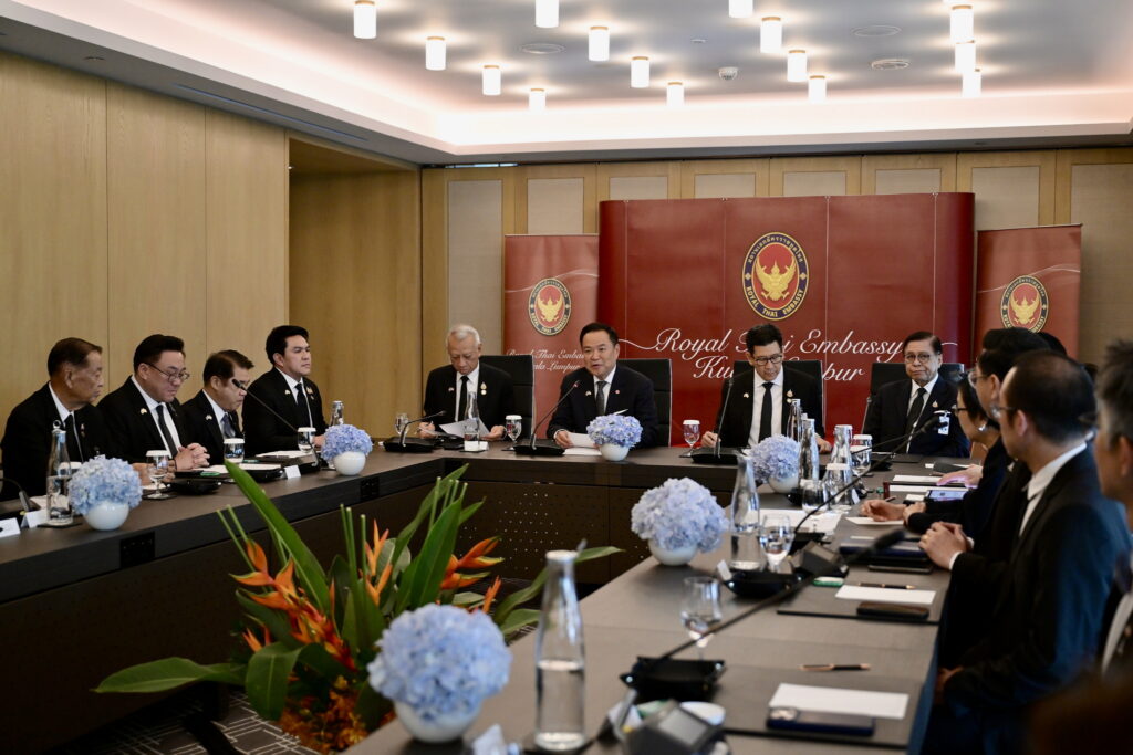 Thai PM Backs Thai Businesses in Malaysia to Boost Economic Ties