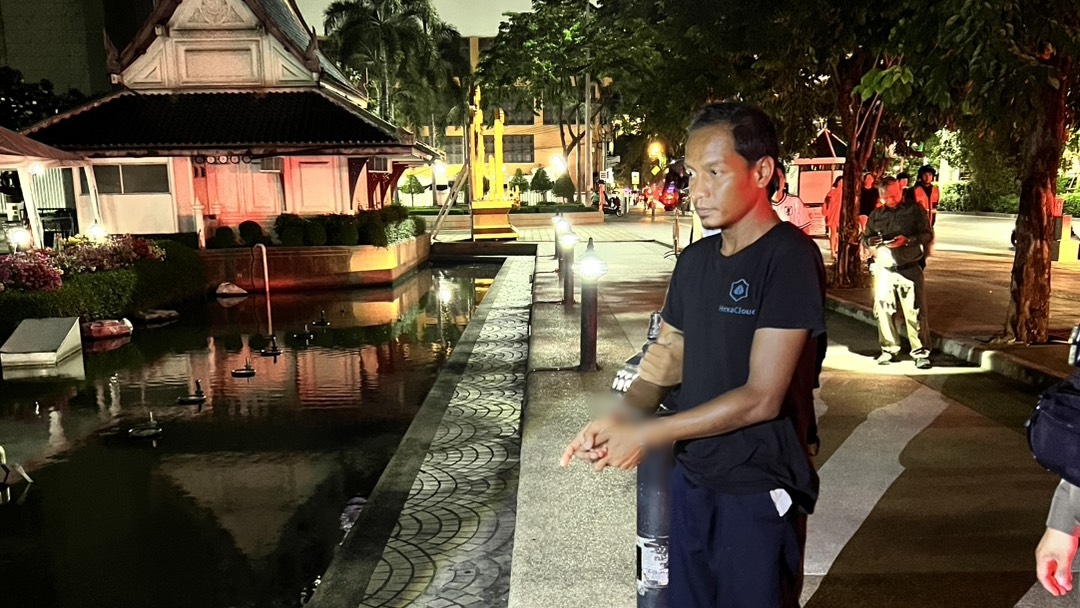 Man Dies After Being Thrown Into Benchasiri Park Pond; Suspect Arrested for Murder