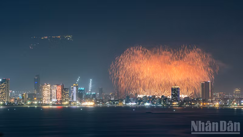 Da Nang International Fireworks Festival Ignites Sky with 'Creativity' Theme