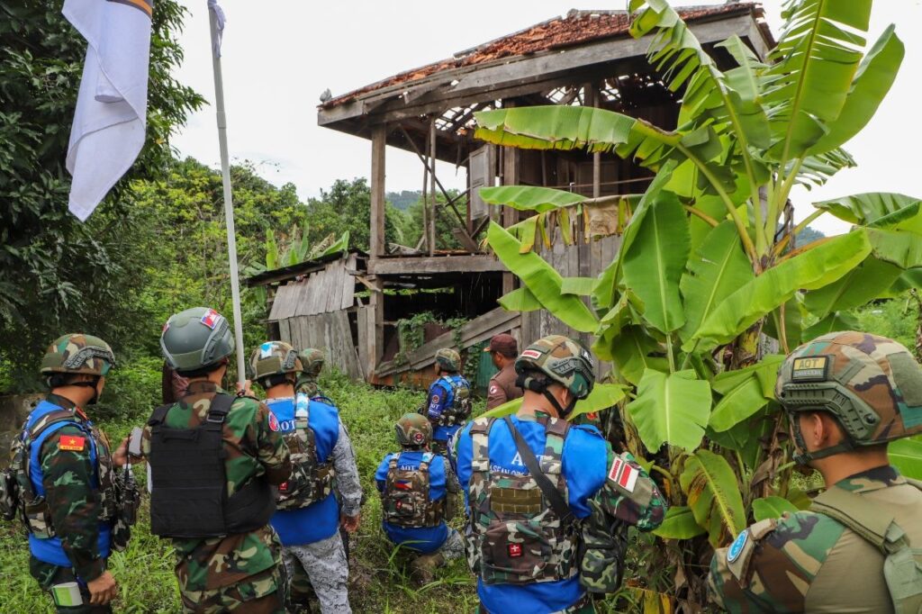 ASEAN Observers Inspect Cambodian Homes Damaged in Reported Border Attacks