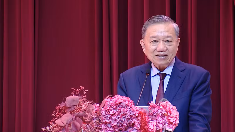 Vietnamese President Meets Overseas Vietnamese Community in Thailand