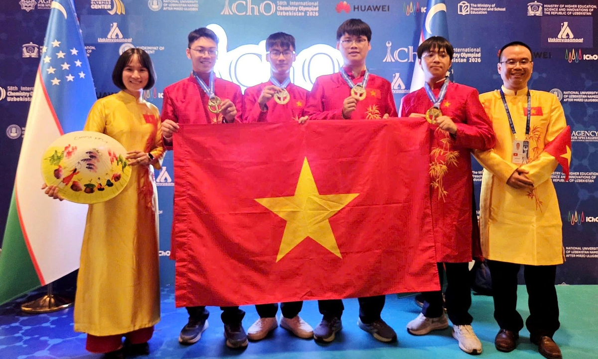 Vietnam shines at International Science Olympiads, clinching 4 golds in Chemistry, 4 silvers in Biology