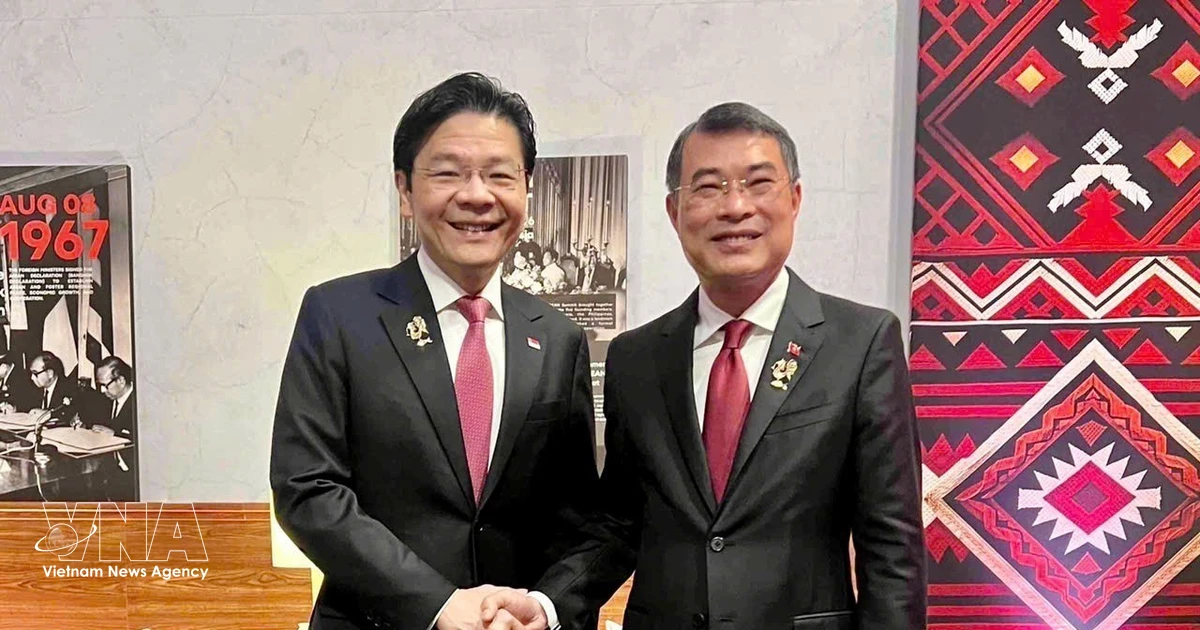 Vietnamese PM holds bilateral meetings with leaders of Singapore, Thailand, and Indonesia