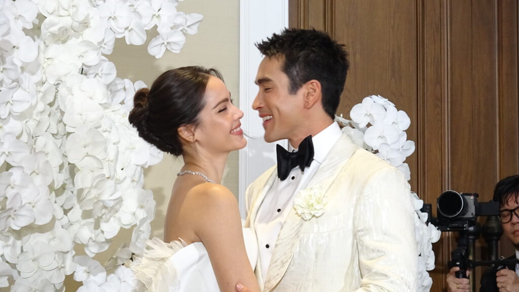 タイの人気俳優、ナデートとヤーヤ、結婚式を終えハネムーンへ
