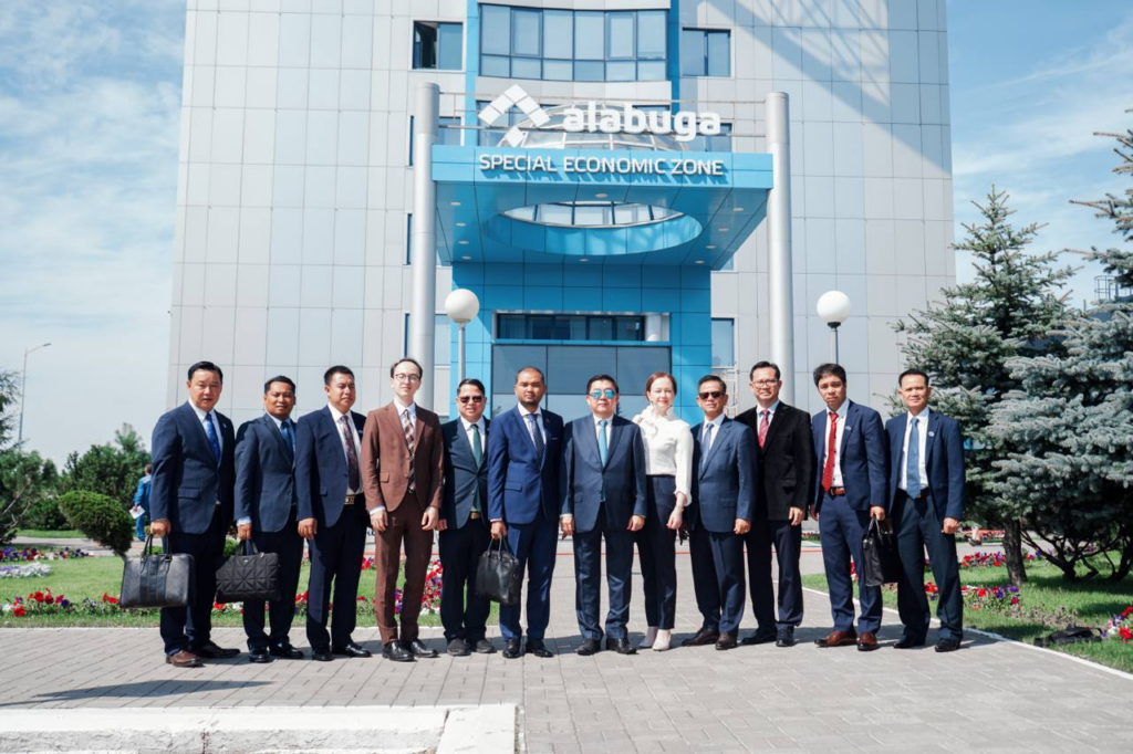 Cambodia Signs MOU with Russia's Tatarstan for Engineering Technical Training, Boosting Economic Cooperation