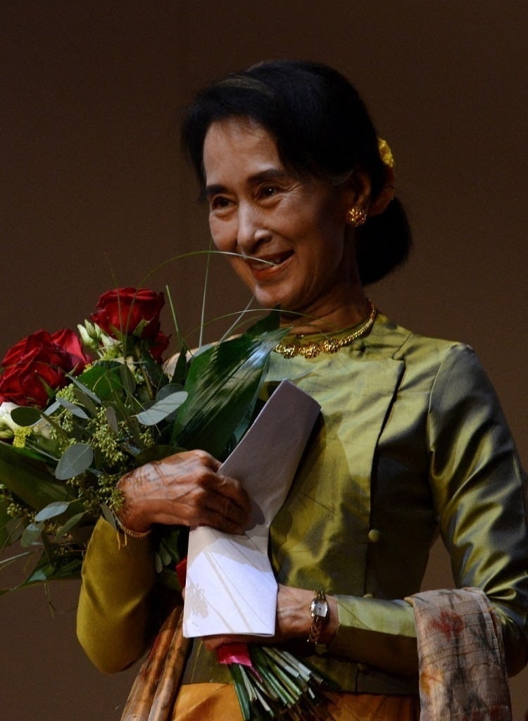 軍集団はアウン・サン・スー・チー氏の弁護士と面会する権利を無視した