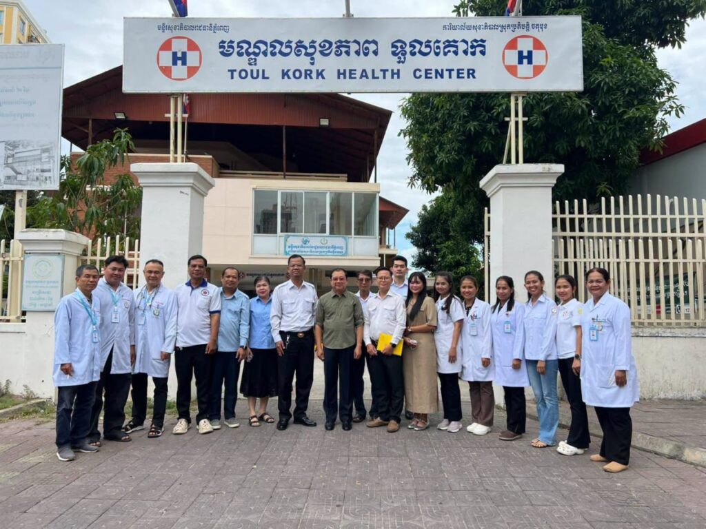 Health Minister Urges Tuol Kok Health Center for Further Improvements in Hygiene and Environment to Become a Model Center