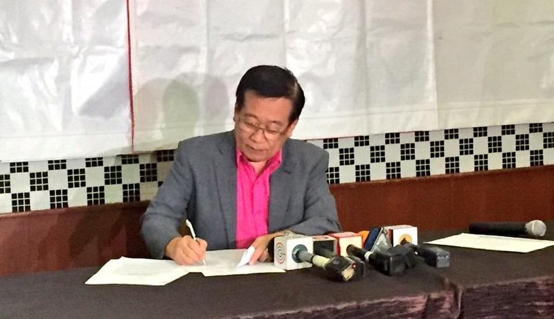 Election lawyer urges Marcos to veto bill fixing barangay, SK officials' term to 5 years