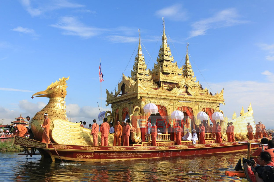 Inle Lake Phaw Taw Oo Myat Saw Buddha proceeds to Ngaphe Creek from Haya village on the fourth day of the pilgrimage festival