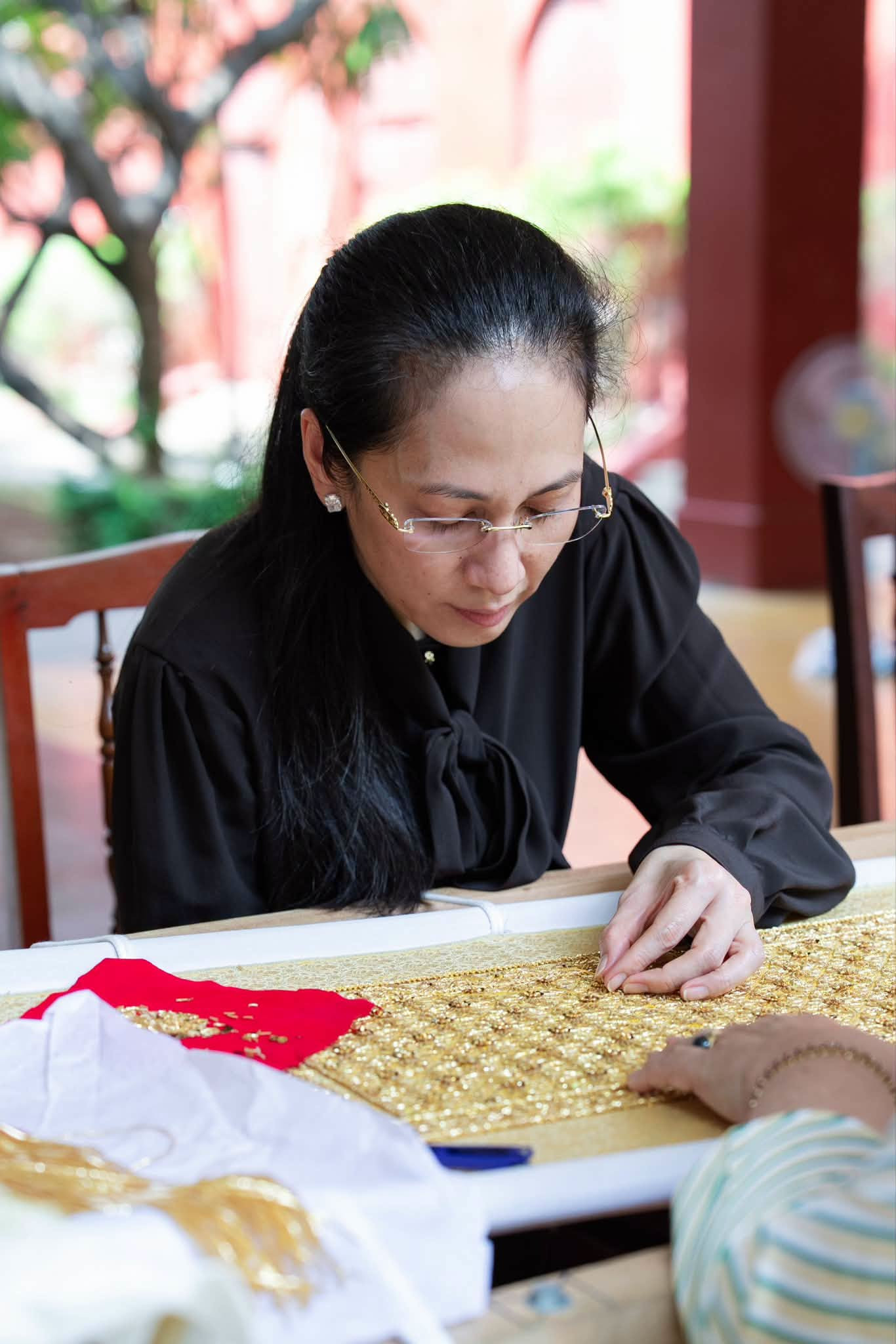 Cambodia to Present Traditional 'Sbây' Robes to Francophonie Summit Leaders