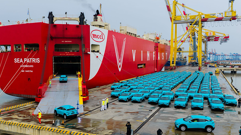 VinFast Exports Large Batch of EVs to Europe and Asia