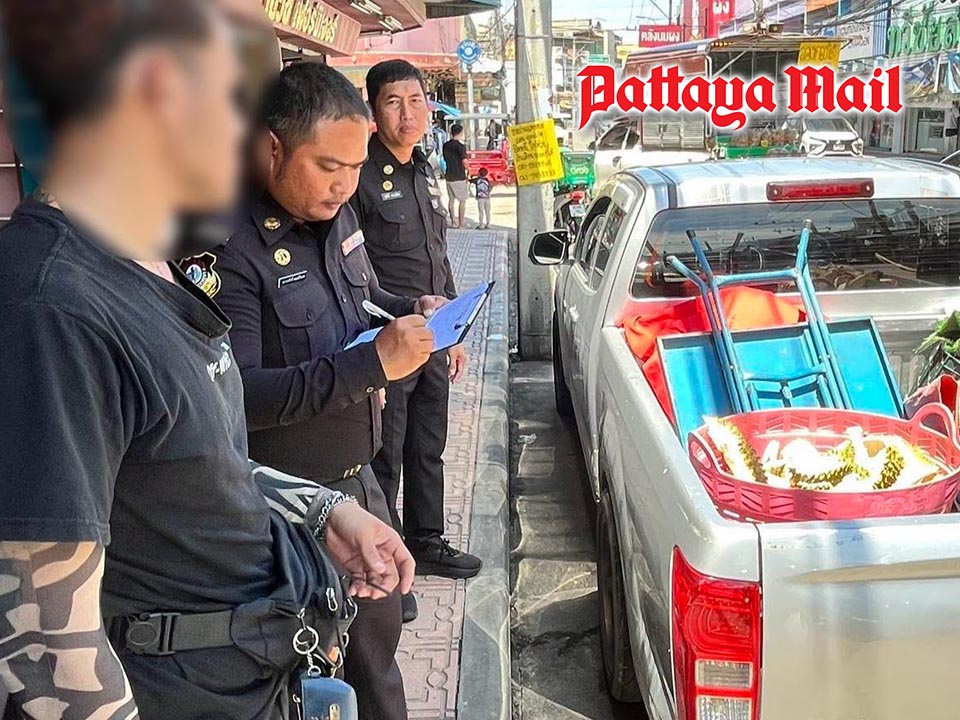 Pattaya Fines Durian Vendor for Roadside Pickup Truck Stall