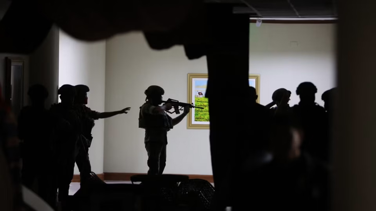 フィリピン上院で銃撃事件、ICC指名手配議員の保護を巡り混乱