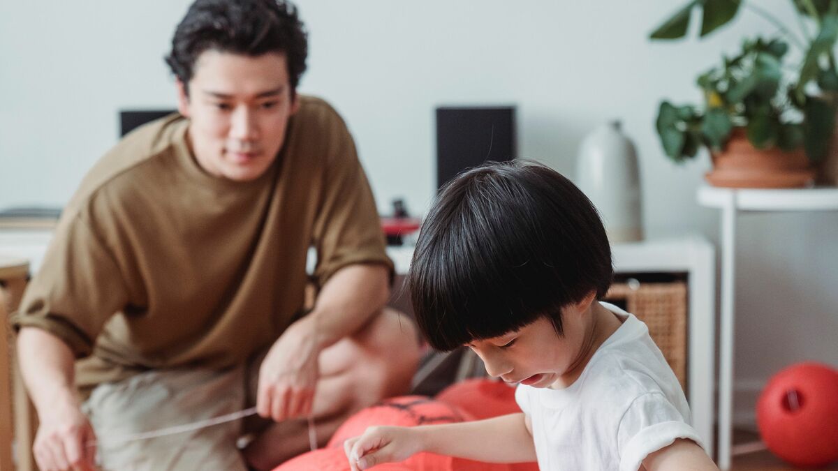 Vietnamese Father Suspects Son of Theft Amidst Mysterious Cash Accumulation
