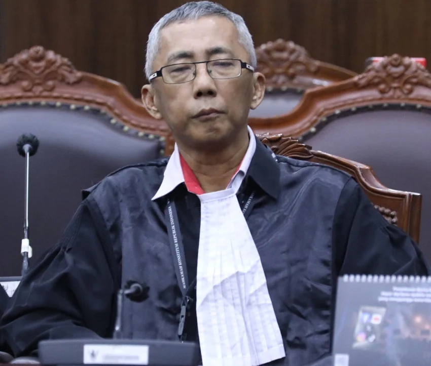 Dr. Tifa Defends Against Allegations in Joko Widodo's Alleged Fake Diploma Lawsuit