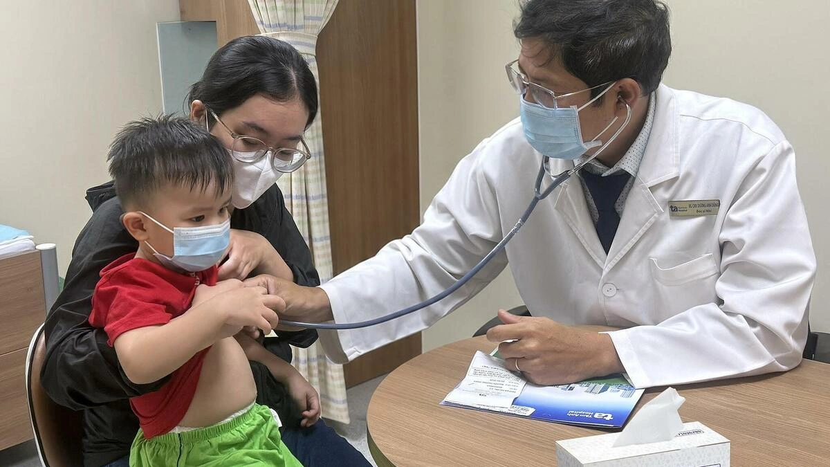 Vietnam Explains Proper Home Care for Children with Diarrhea
