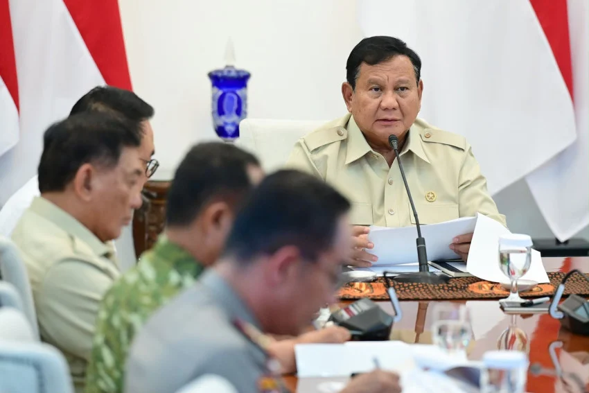 プラボウォ国防相、午後に閣議を招集 - インドネシア政局の動向に注目