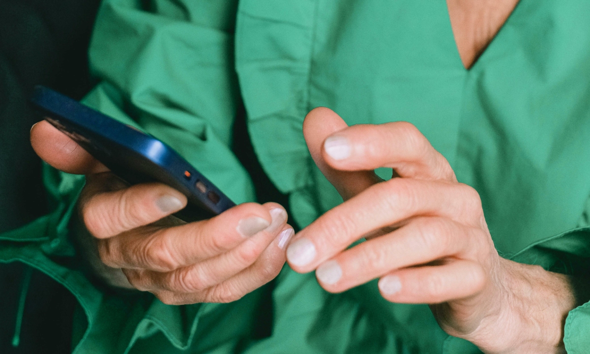 Police foil $50,000 romance scam targeting Vietnamese woman