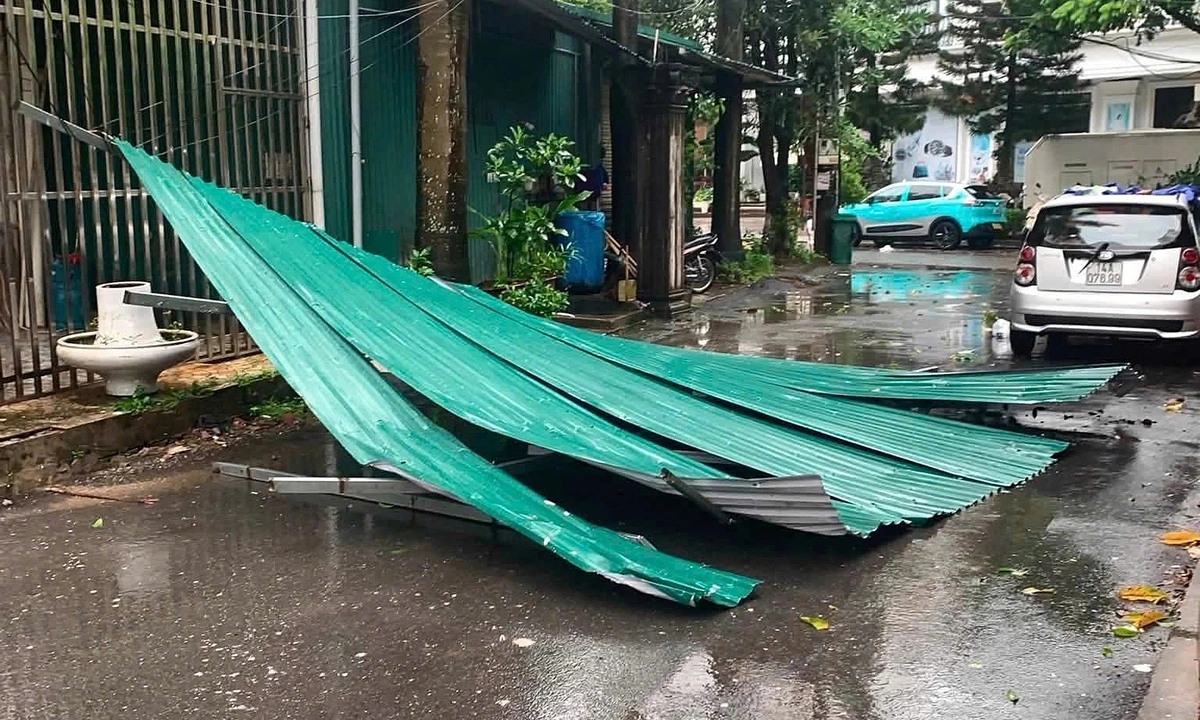 Tropical Storm Maysak Hits Northern Vietnam, Causing Damage
