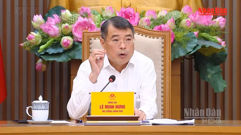 Vietnamese PM Directs Resolution of Medical Supply Bottlenecks