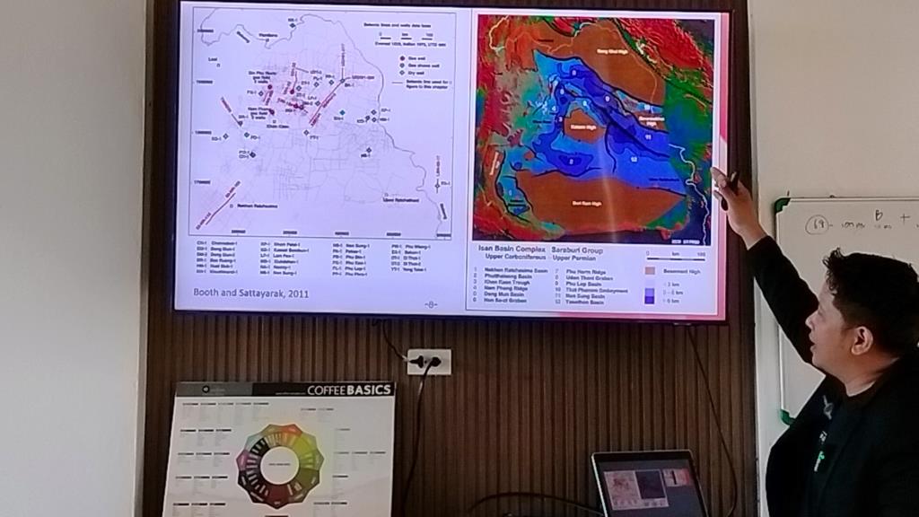 地質学者はこの地域に地下エネルギー源の証拠をもたらす 人々は政府に声を上げることに協力したいと考えている