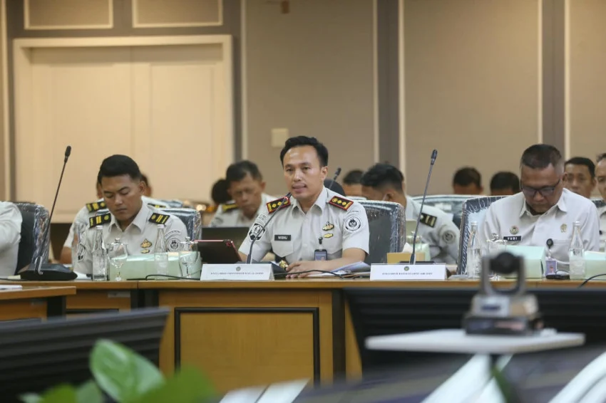 Indonesian Lawmaker Grills Prison Warden Over Alleged Deception