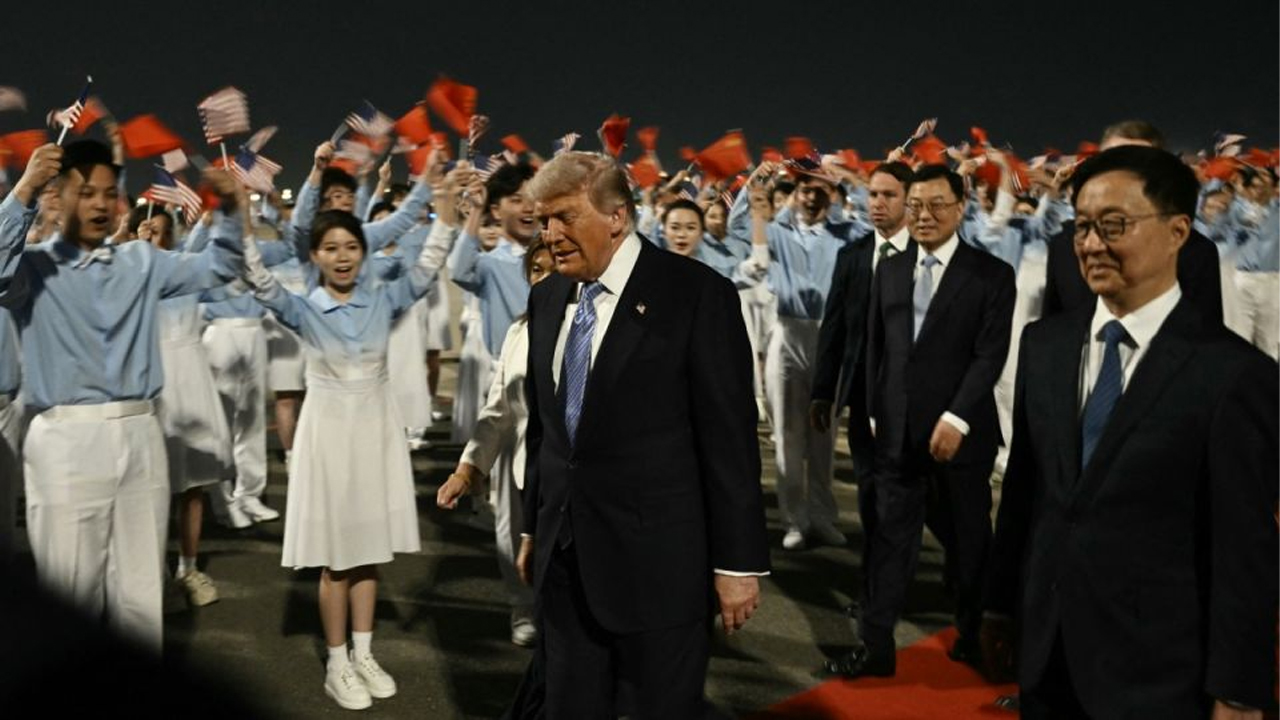 Red-carpet welcome for US President Trump in Beijing