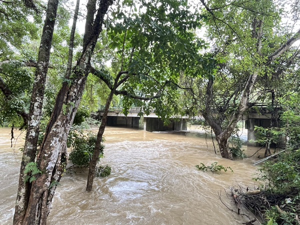 Sangkhlaburi on 24-Hour Alert After 10 Days of Heavy Rain