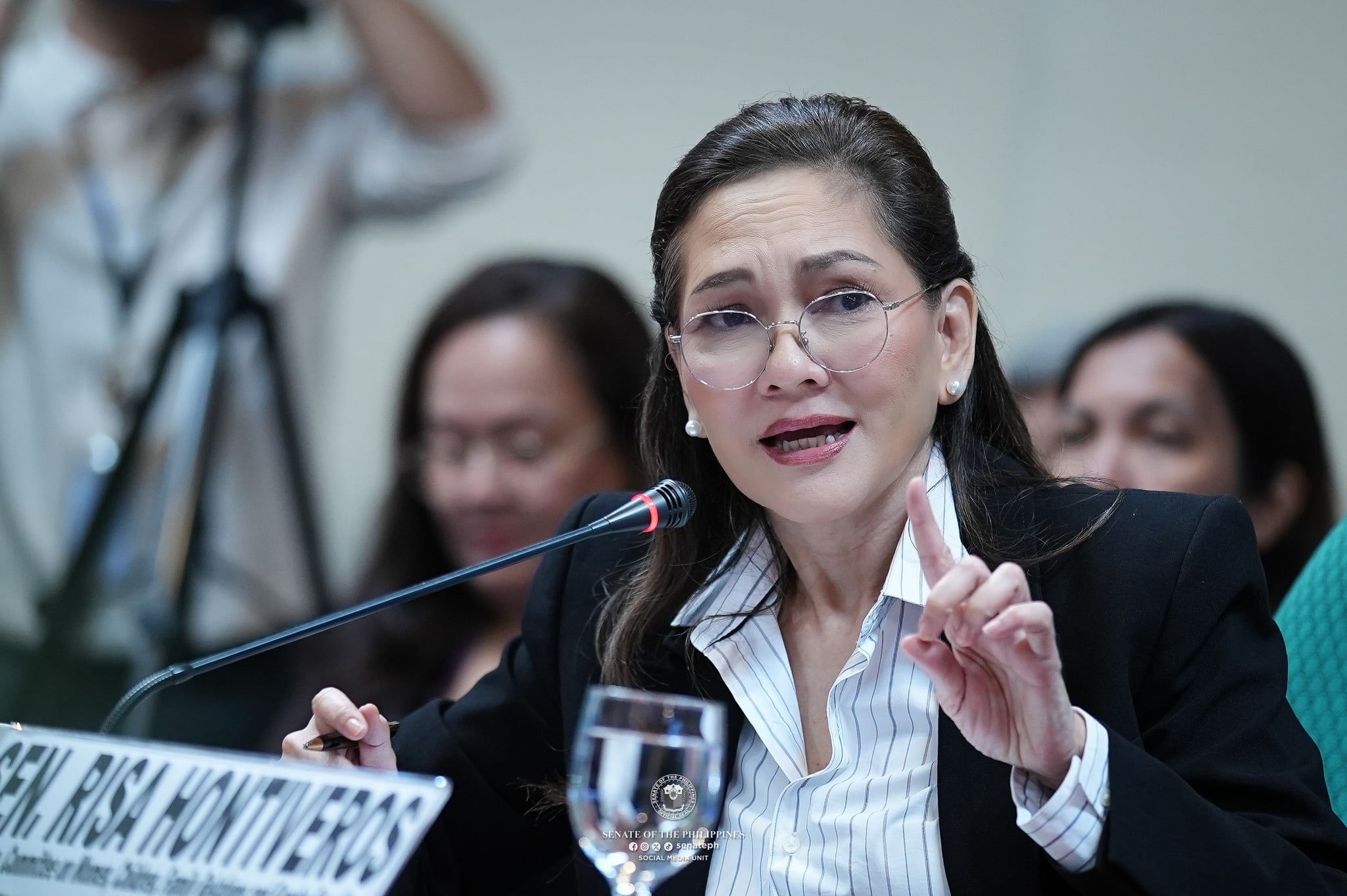 Hontiveros Seeks Senate Probe into ERC Policies on Electric Bill Disputes, Rate Hikes
