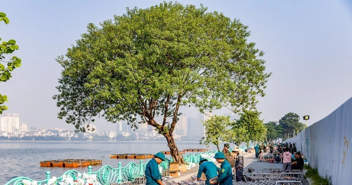 Hanoi Readies Fireworks for Liberation Day, Cultural Events Mark Active Season