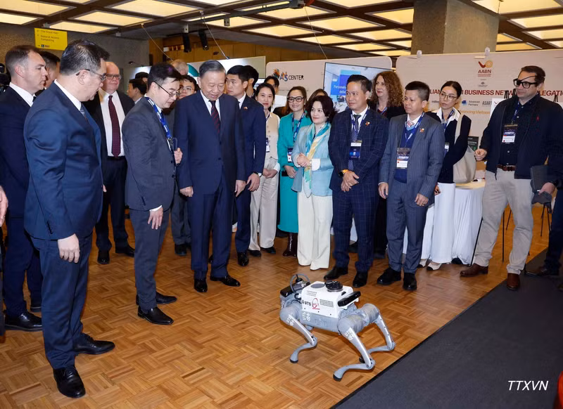 Vietnamese President Attends Tech Connect Forum in Sydney