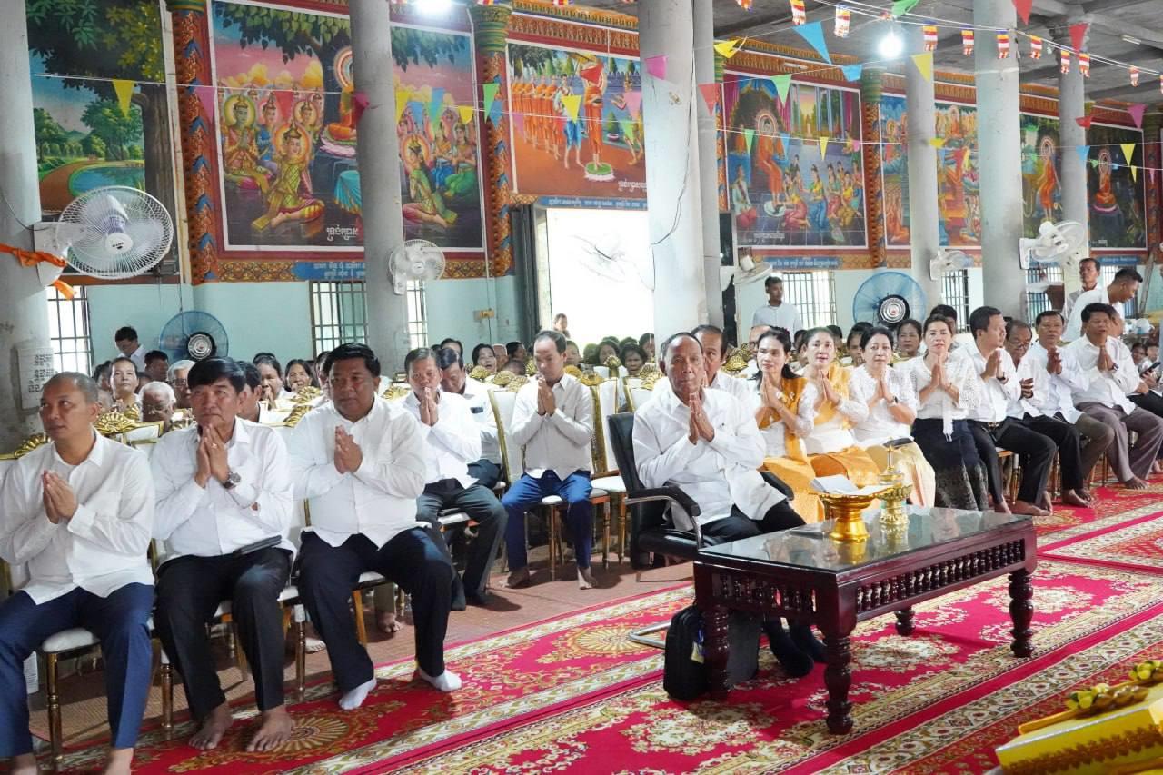 Cambodian Ruling Party Lawmaker Participates in Traditional Ancestor Merit-Making Ceremony