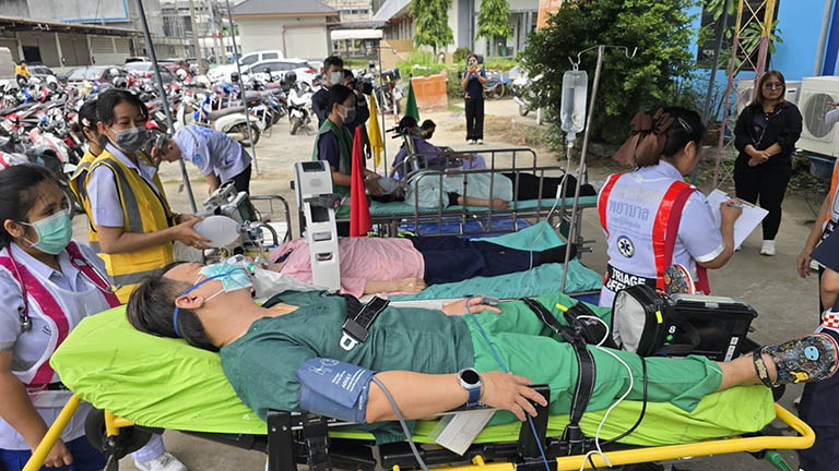 コラートのマハラート病院、火災避難訓練を実施 - バンパウェー病院の教訓生かす