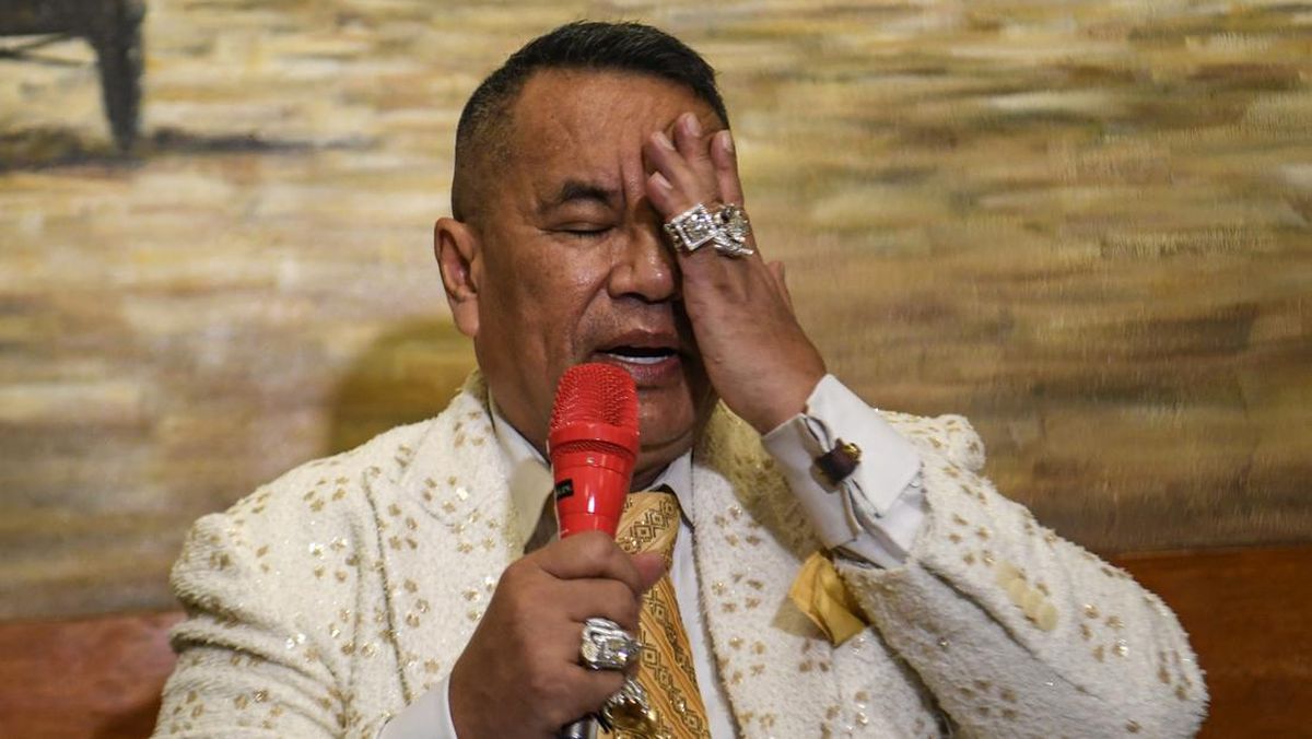 President Prabowo Consults Hotman Paris on Nadiem Makarim Corruption Case