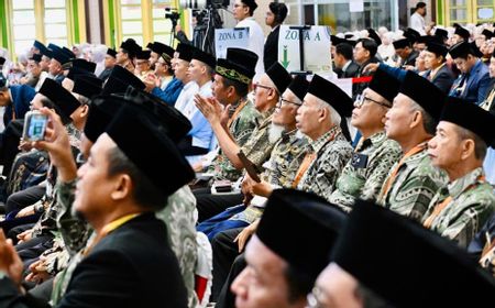 Gontor Islamic Boarding School Receives Award for Tax Discipline