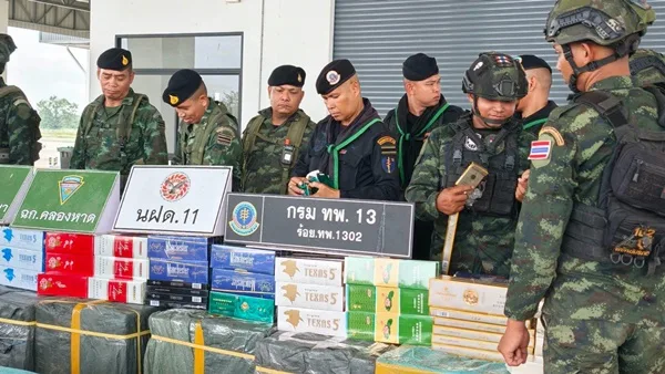 タイ国境で密輸タバコ数百箱を押収、容疑者逃走