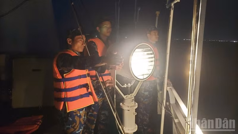 Search Continues for Missing Tourists After Boat Incident Off Da Nang Coast