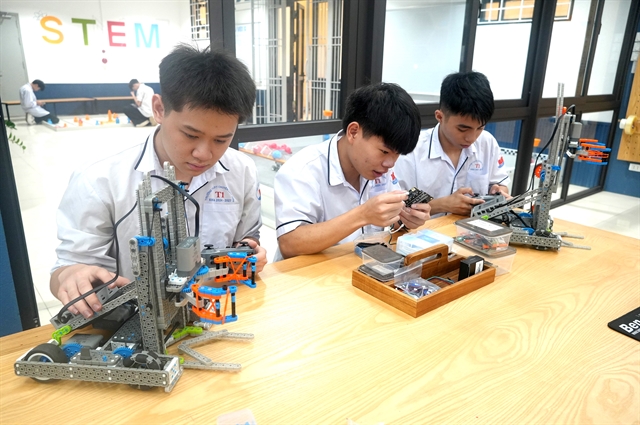 ベトナムの教育変革:タインホア省でSTEM教育教室が加速するイノベーション