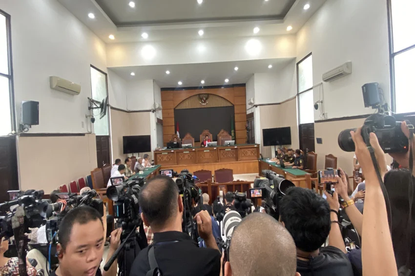 Chromebook Case: Public Urged to Focus on Trial Facts Over Digital Opinions