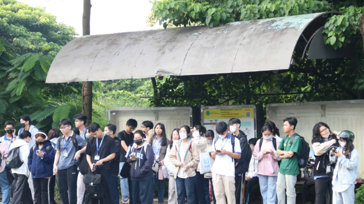 ホーチミン市、バス路線過密で通学難:学生の移動時間倍増