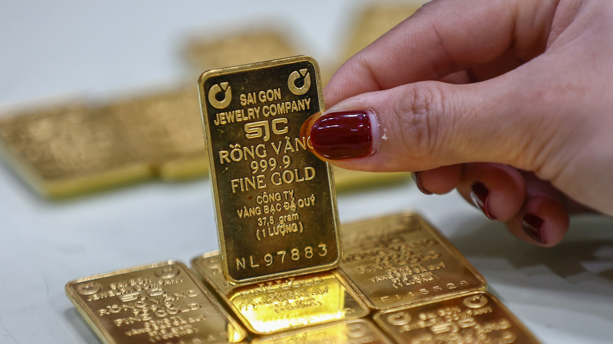 Vietnam Gold Prices Plummet Amid Global Market Shifts